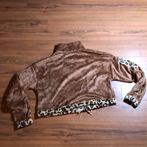 NEW Women's Leopard Print Crop Top Pull Over Sweatshirt Brown Size XL - Picture 3 of 6